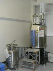 400MHz NMR装置 (北)